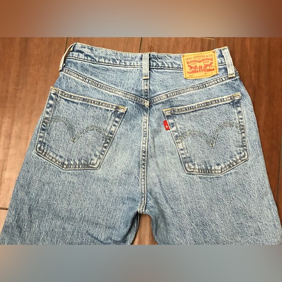 Levi's Denim - Levi's Women's Blue Straight Leg Jeans